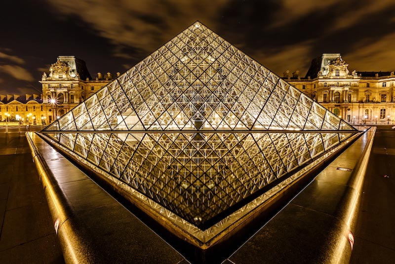 Pyramid Of The Louvre In Paris wallpaper mural