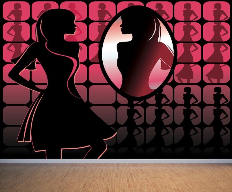 Reflection of beauty - Mural wallpaper applied