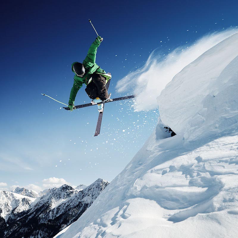 Flying skier - Photo wallpaper decor